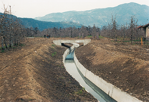 Canalette irrigazione in cemento - Pref.ti Lucchese srl